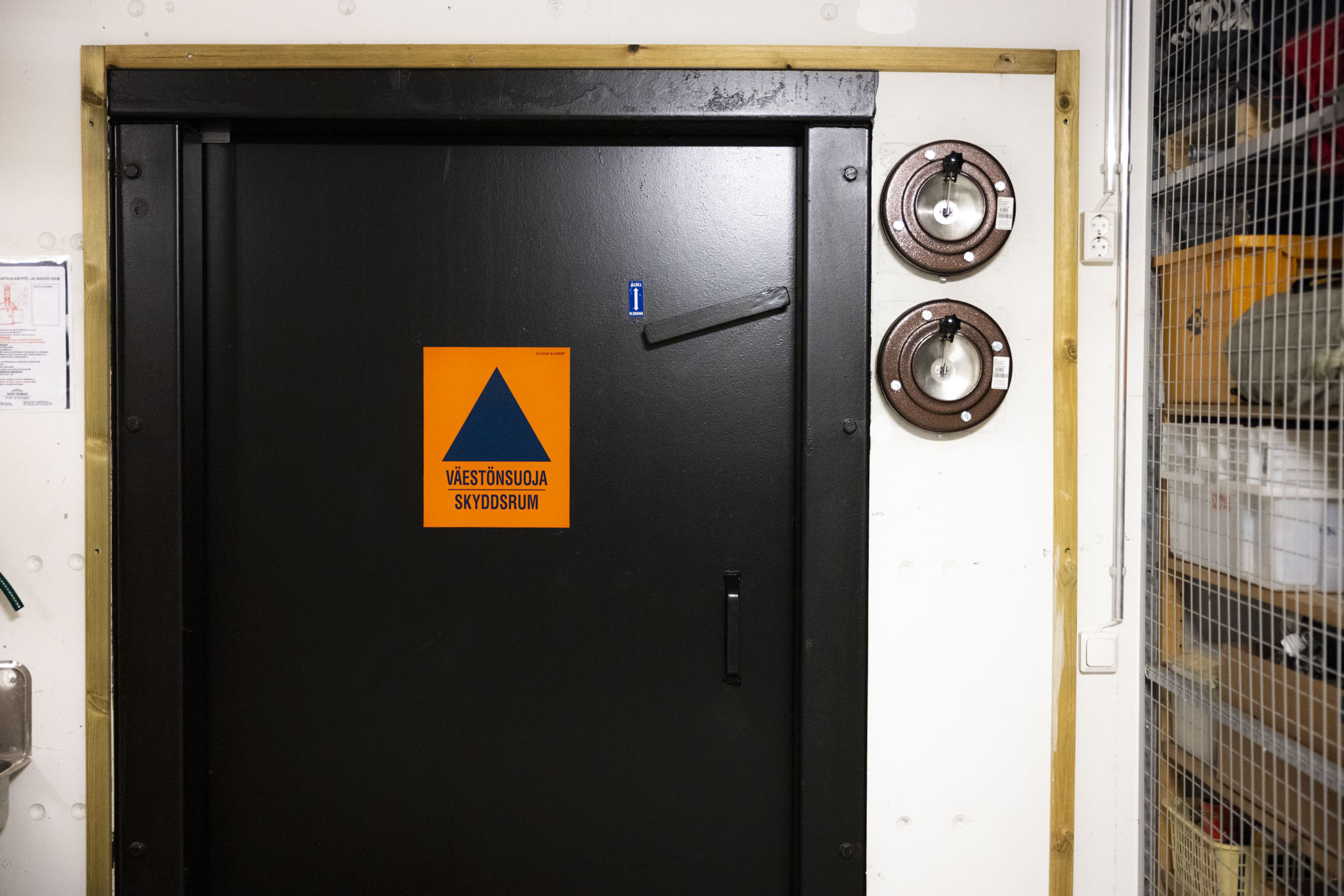 uusia oppaita väestönsuojan käyttöön